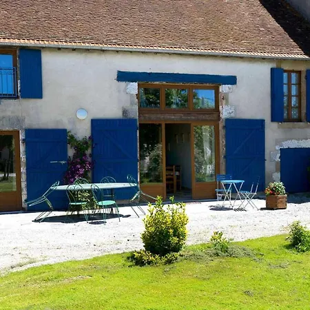 Holiday home Familial En Ferme Equestre Avec Piscine, Nature Et Confort A - Fr-1-489-466 Souvigny