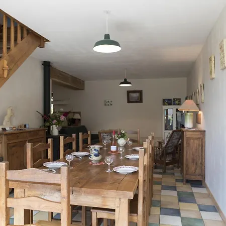 Casa rural Nature Aux Chênes, Familial Avec Piscine Partagée - Fr-1-489-466 Souvigny