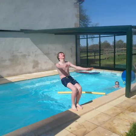 Familial En Ferme Equestre Avec Piscine, Nature Et Confort A - Fr-1-489-466 *