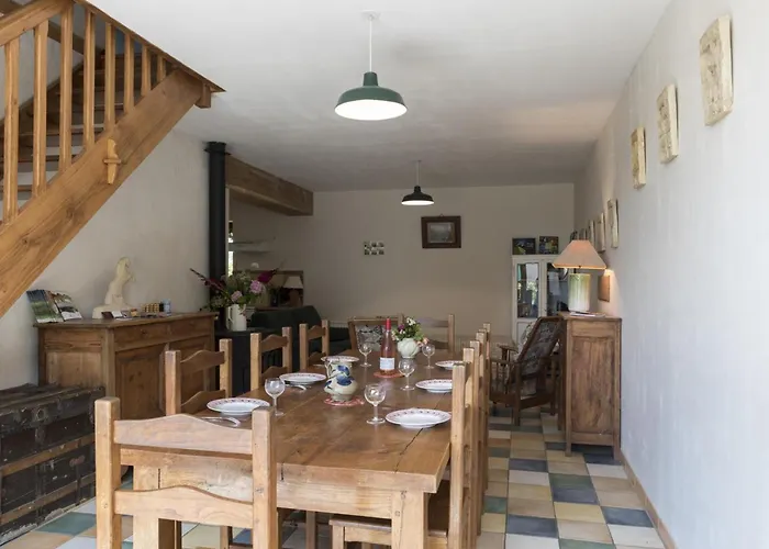 Hébergement de vacances Nature à Avec Piscine Et Wifi - Fr-1-489-466 Souvigny