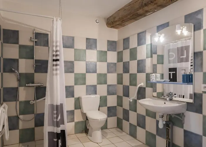 Hébergement de vacances Nature à Avec Piscine Et Wifi - Fr-1-489-466