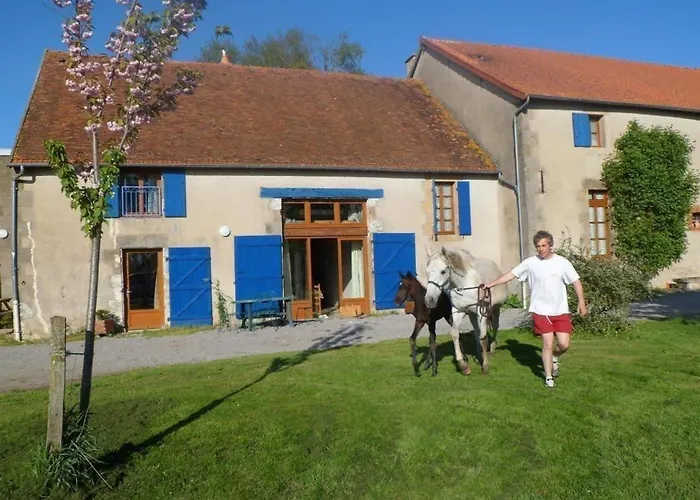 Hébergement de vacances Nature à Avec Piscine Et Wifi - Fr-1-489-466 *